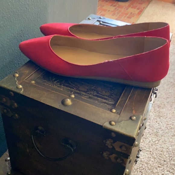 Beautiful red wedge shoes by  Lucky & Brand - Picture 3 of 4